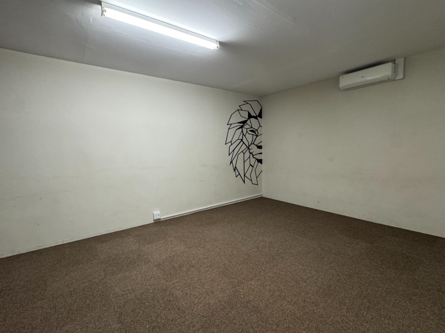 To Let Commercial Property for Rent in Worcester Western Cape